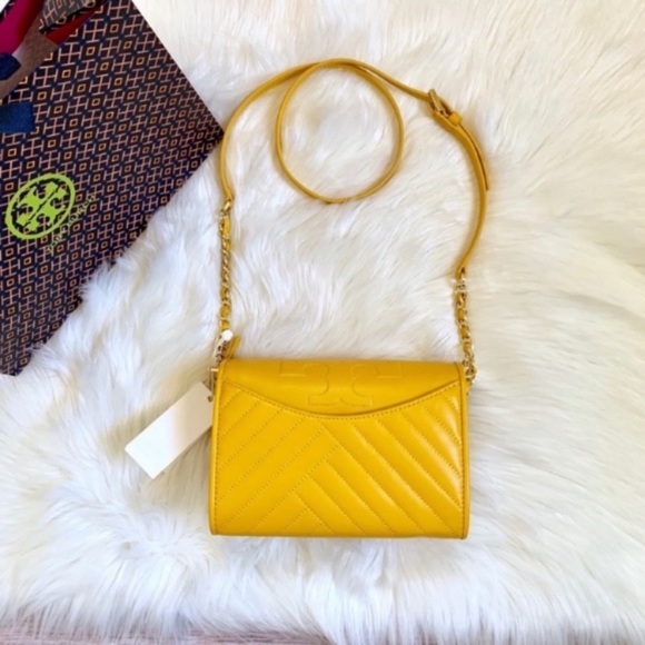 Tory Burch Quilted Daisy Alexa Combo Crossbody Bag - Picture 8 of 8